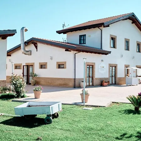 Alloggio per agriturismo La Massarìa Agriresort *